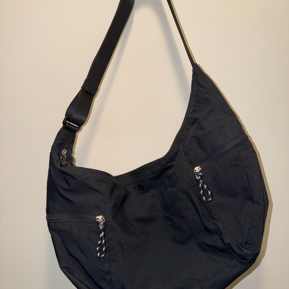 Lululemon Slouchy Sling Bag 13L